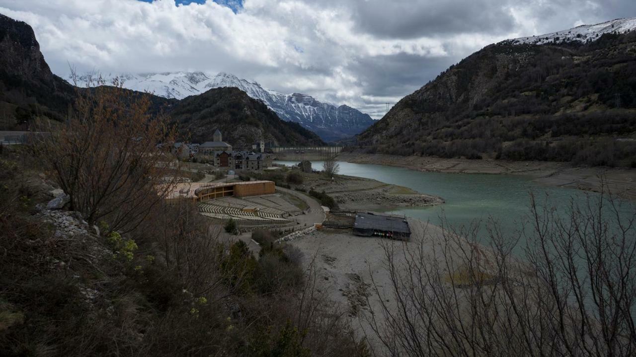 Vistas Espectaculares, Wifi Y Parking Leilighet El Pueyo de Jaca Eksteriør bilde